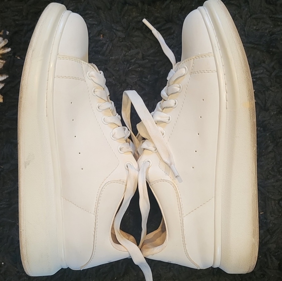 Alexander McQueen Men's White Trainers - Picture 8 of 14